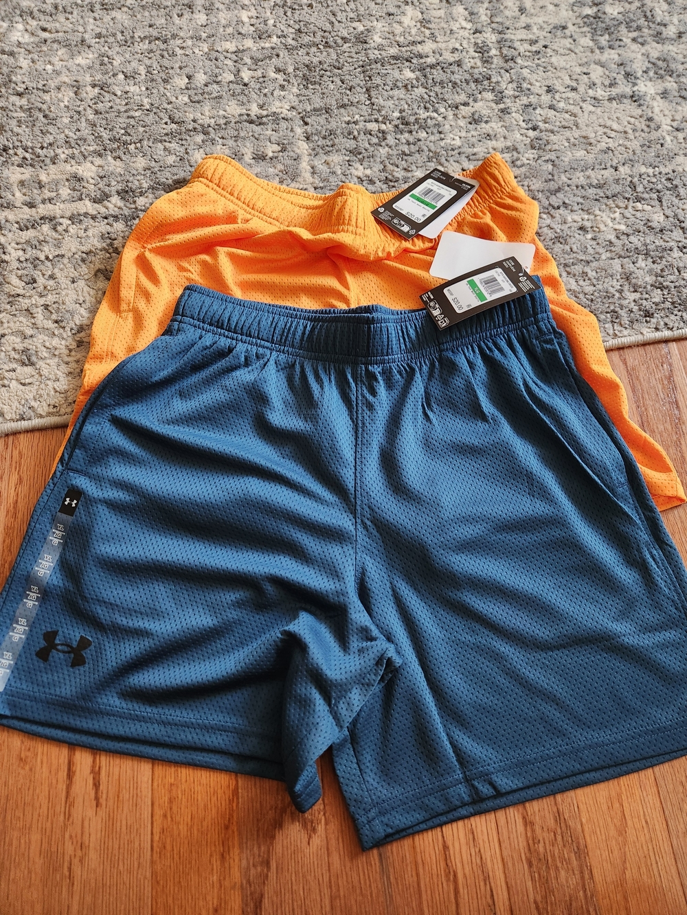 NWT - Under Armour Mesh Athletic Shorts, Youth Large
